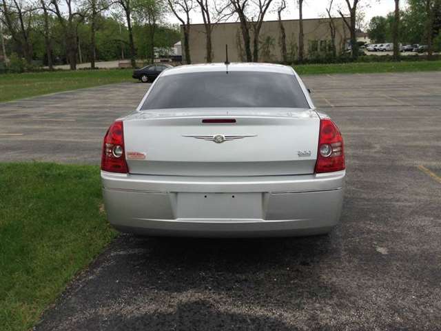 2008 Chrysler 300 Touring 4dr Sedan